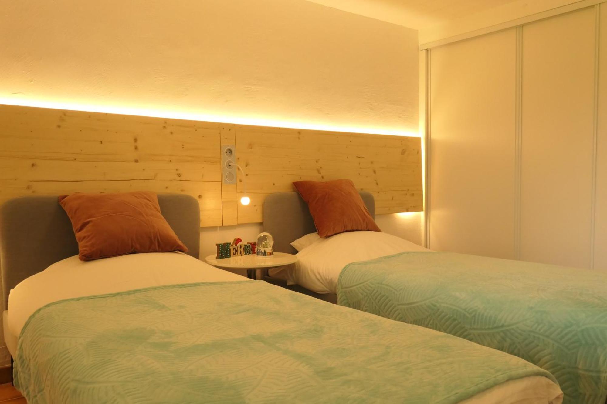 Appartement Familial Au Bord De La Marne, Jardin 8000M2, Piscine, Court De Tennis, Terrasse, Parking Gratuit Proche Disneyland Isles-les-Villenoy Exterior photo