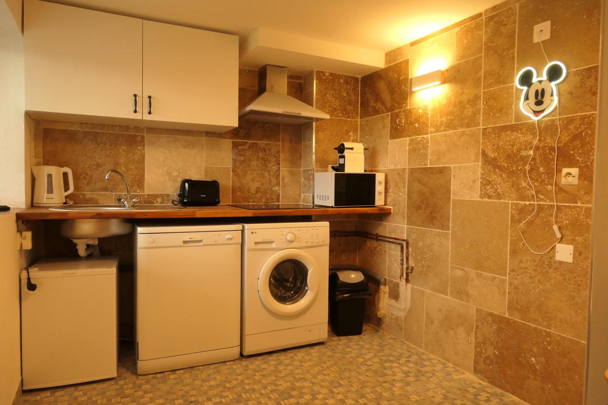 Appartement Familial Au Bord De La Marne, Jardin 8000M2, Piscine, Court De Tennis, Terrasse, Parking Gratuit Proche Disneyland Isles-les-Villenoy Exterior photo
