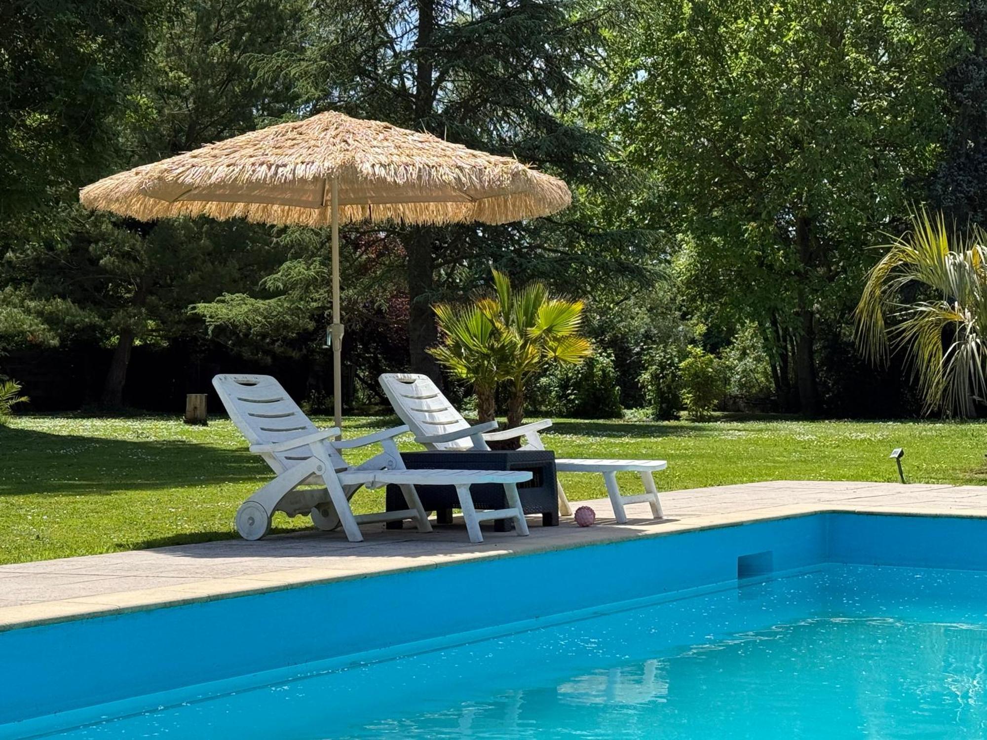 Appartement Familial Au Bord De La Marne, Jardin 8000M2, Piscine, Court De Tennis, Terrasse, Parking Gratuit Proche Disneyland Isles-les-Villenoy Exterior photo